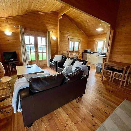 Lilly Lodge, Lake Pochard South Cerney Extérieur photo