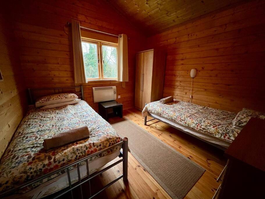 Lilly Lodge, Lake Pochard South Cerney Extérieur photo