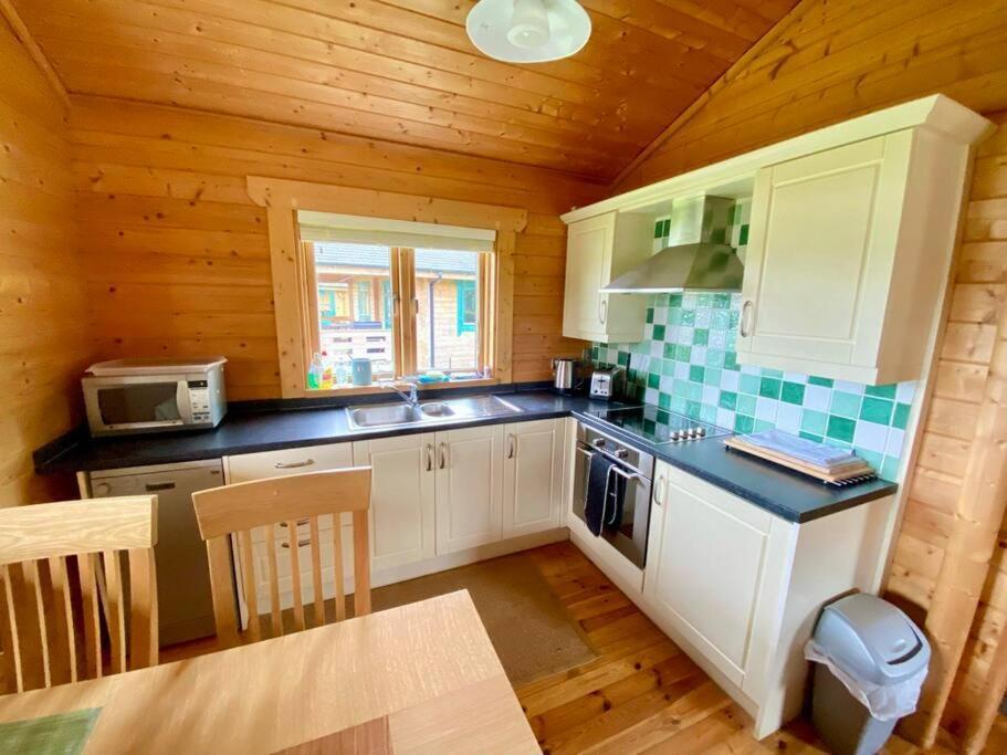 Lilly Lodge, Lake Pochard South Cerney Extérieur photo